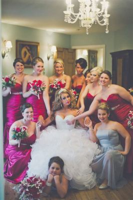 Bridesmaids - En Komisk Och Rörande Historia Om Vänner, Kärlek Och Bröllopskaos!